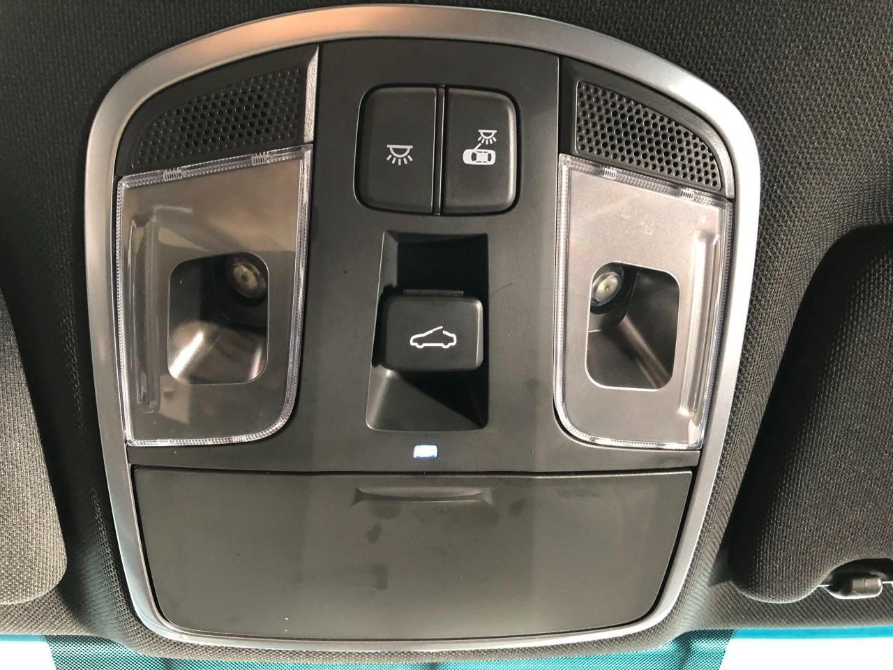 2019 Hyundai Sonata Essential SPORT+Roof+Leather+NewBrakes+CLEANCARFAX Photo110