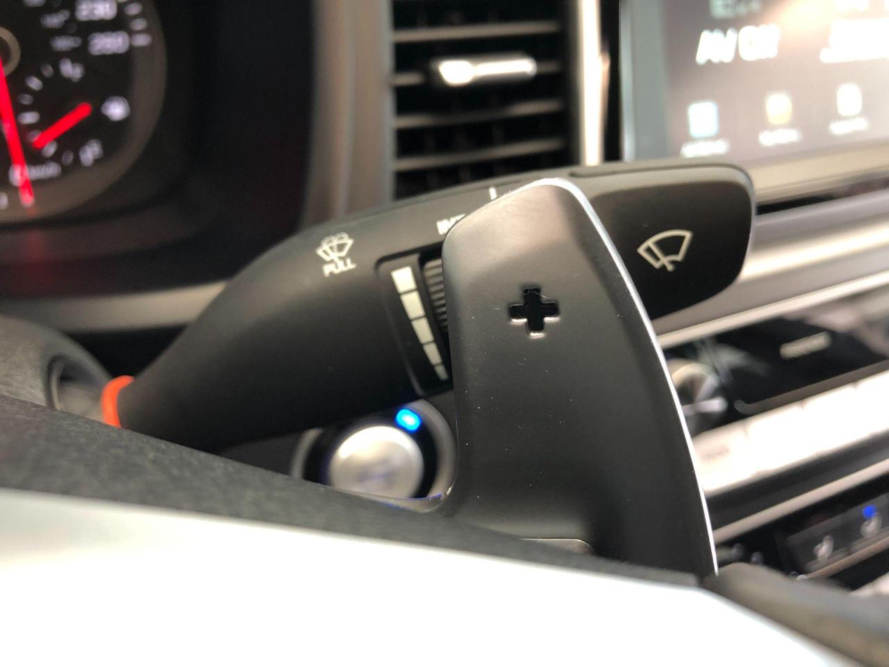2019 Hyundai Sonata Essential SPORT+Roof+Leather+NewBrakes+CLEANCARFAX Photo115