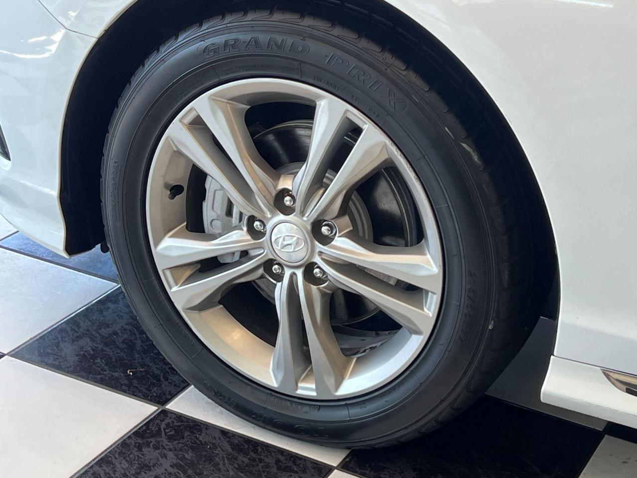 2019 Hyundai Sonata Essential SPORT+Roof+Leather+NewBrakes+CLEANCARFAX Photo119