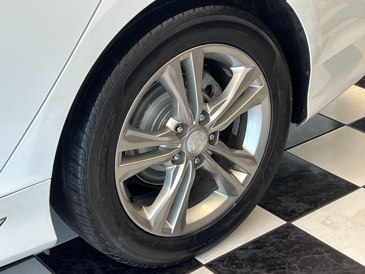 2019 Hyundai Sonata Essential SPORT+Roof+Leather+NewBrakes+CLEANCARFAX Photo120