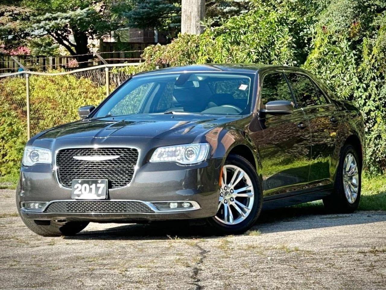 Used 2017 Chrysler 300 TOURING RWD | PANO SUNROOF | NAV | HEATED SEATS for sale in Waterloo, ON