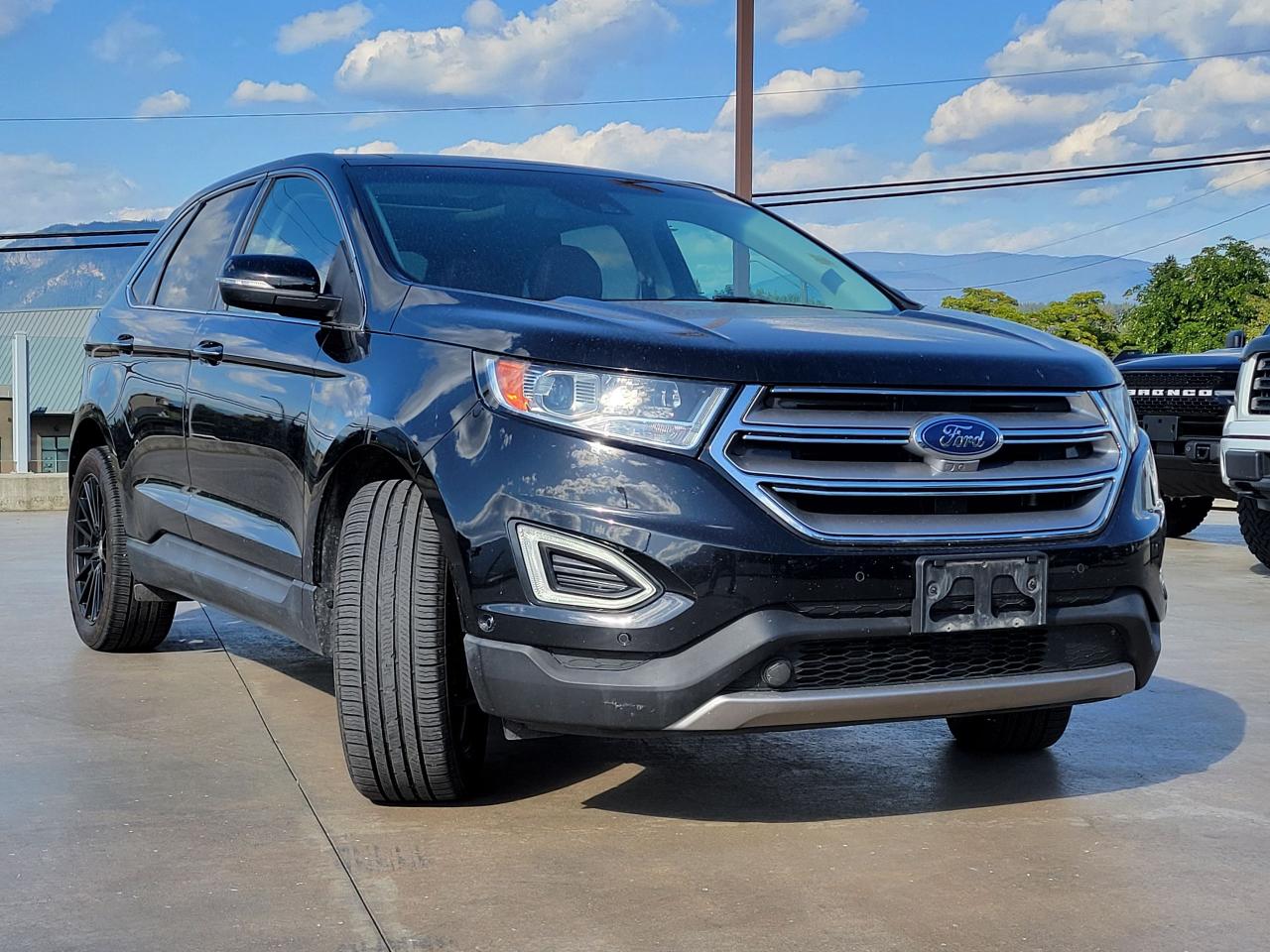 2016 Ford Edge Titanium Photo0