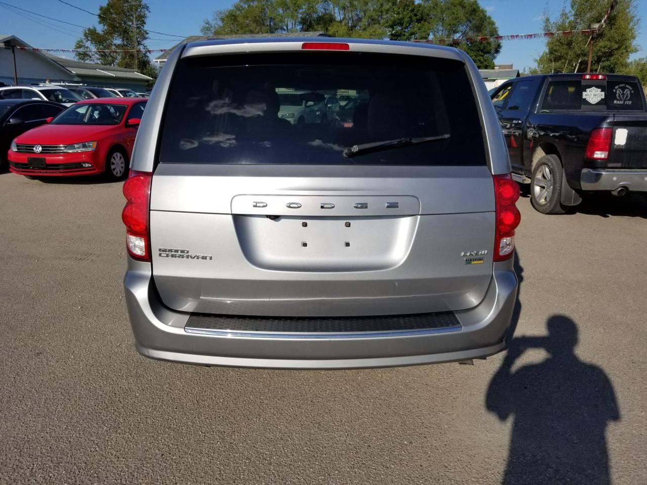 2016 Dodge Grand Caravan Crew - Photo #6