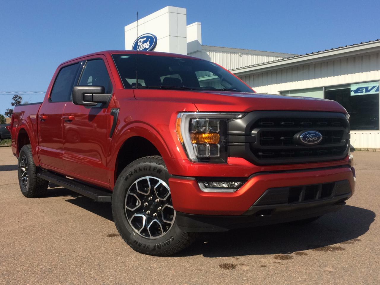2023 Ford F-150 XLT Photo0