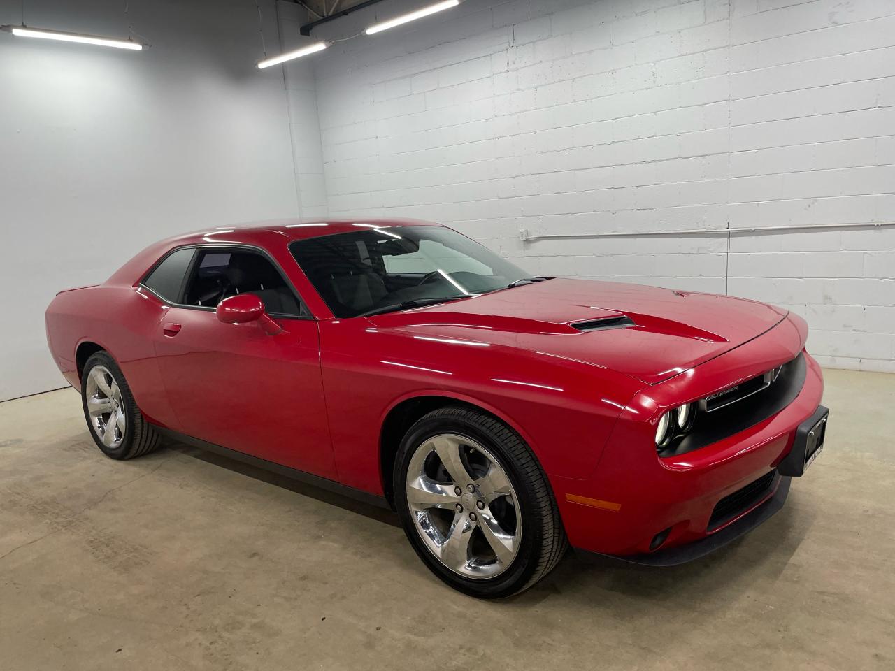 Used 2015 Dodge Challenger SXT for sale in Guelph, ON