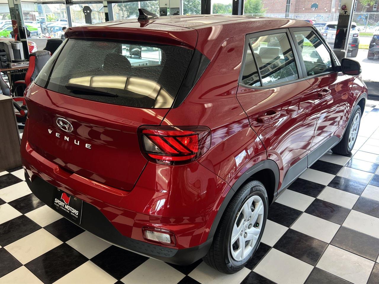 2022 Hyundai Venue Essential+ApplePlay+Camera+HeatedSeats+CleanCarfax - Photo #4