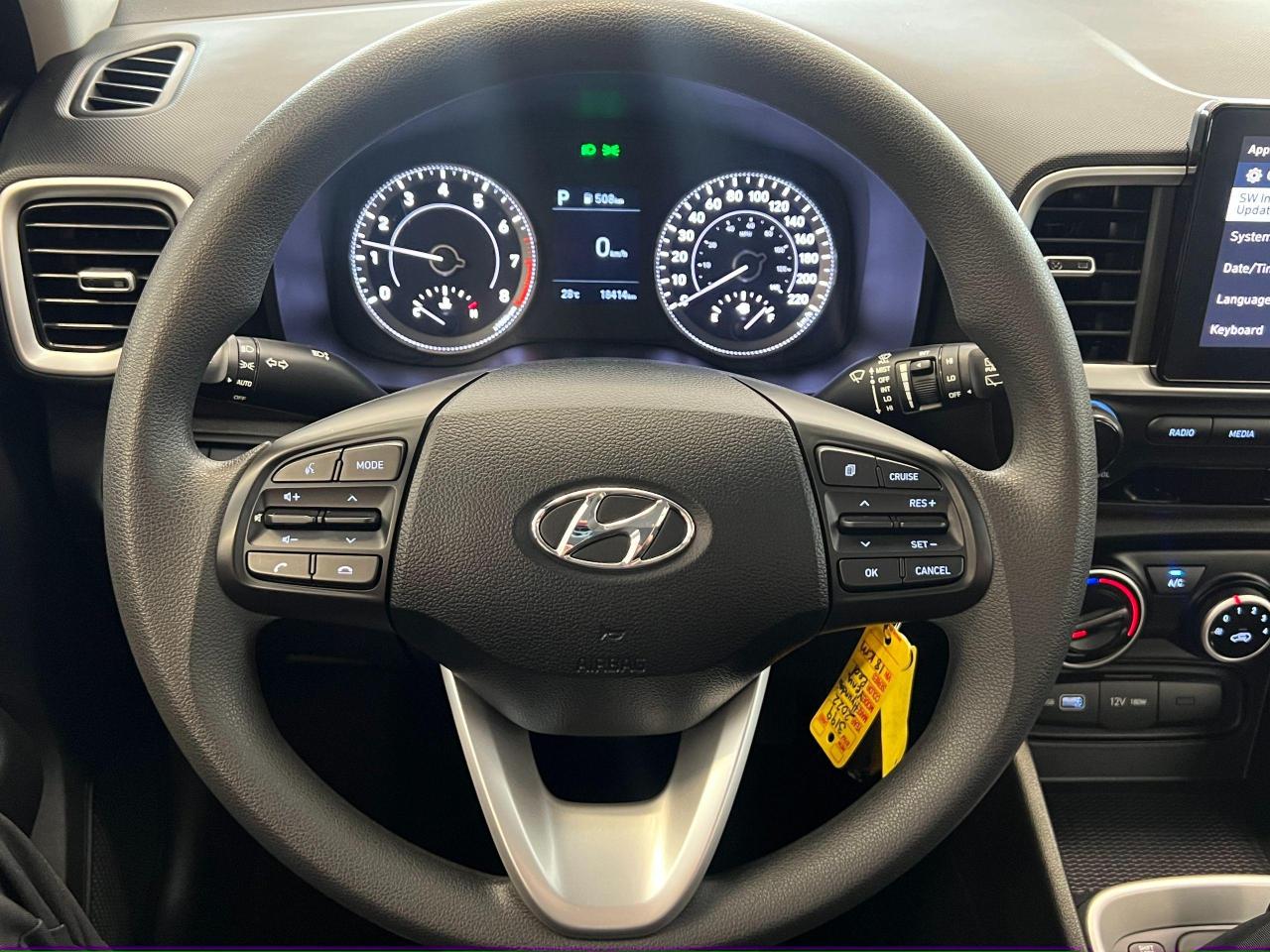 2022 Hyundai Venue Essential+ApplePlay+Camera+HeatedSeats+CleanCarfax - Photo #10