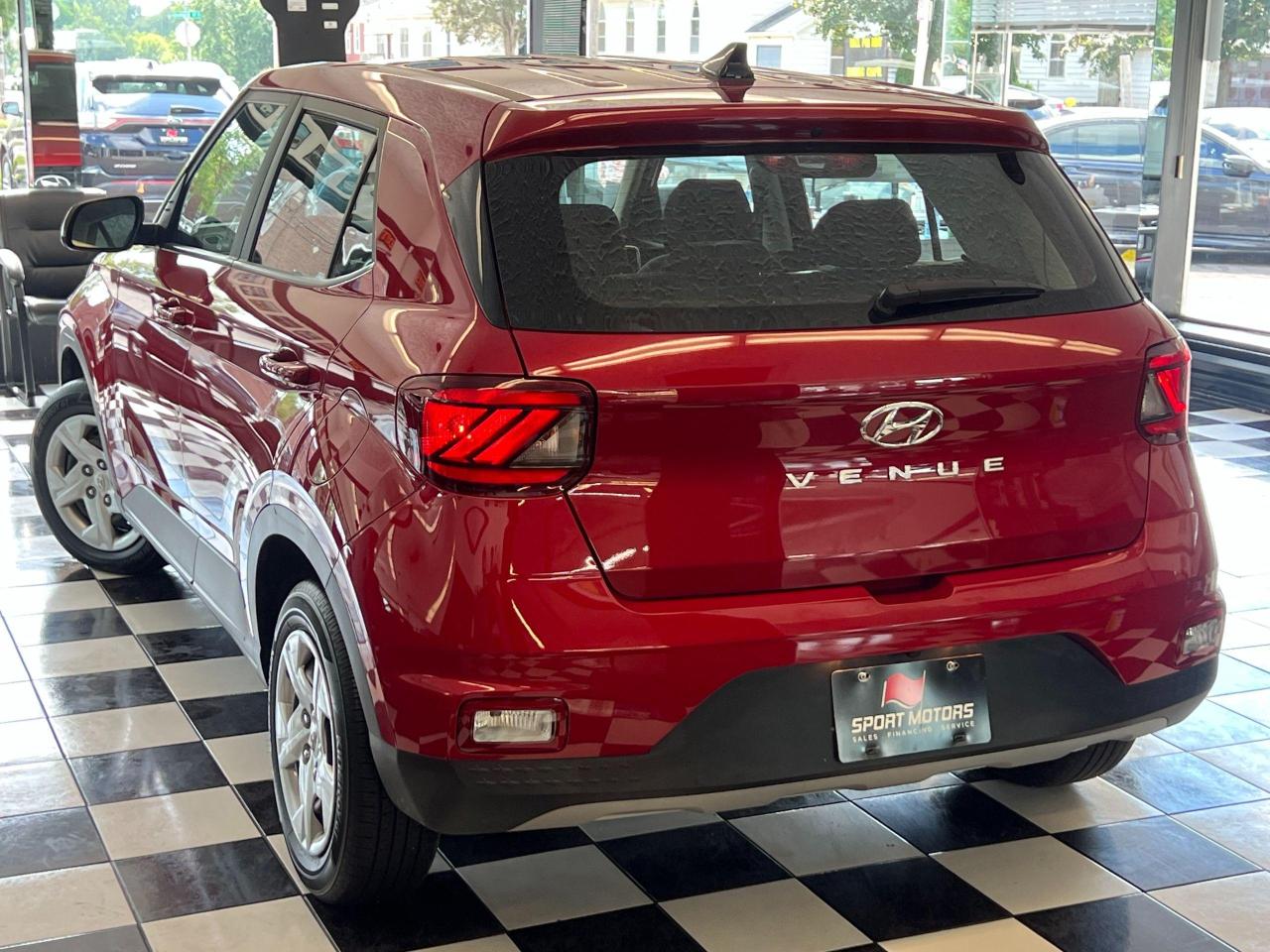 2022 Hyundai Venue Essential+ApplePlay+Camera+HeatedSeats+CleanCarfax - Photo #15