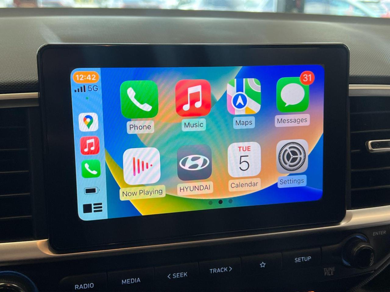 2022 Hyundai Venue Essential+ApplePlay+Camera+HeatedSeats+CleanCarfax - Photo #28