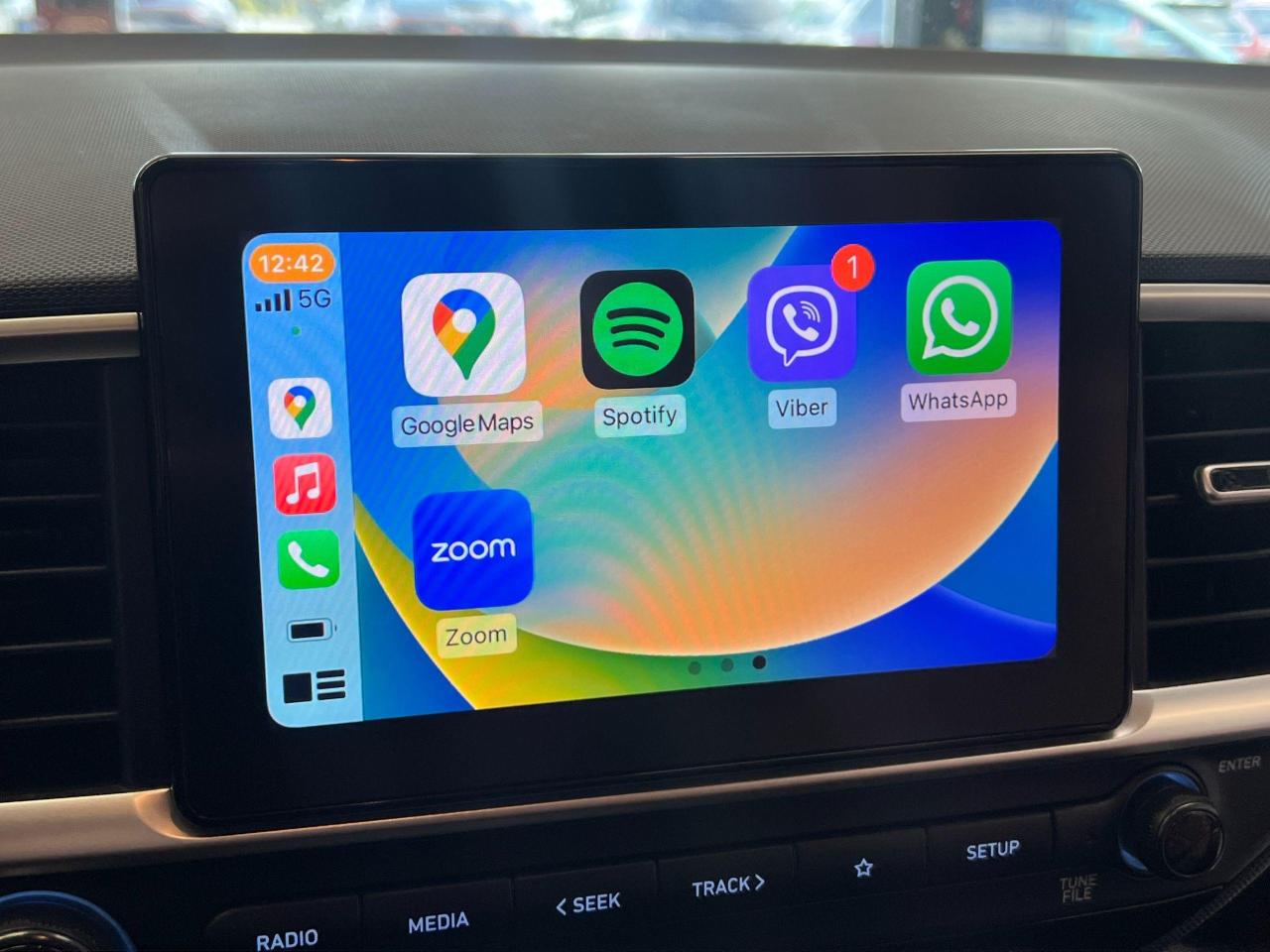 2022 Hyundai Venue Essential+ApplePlay+Camera+HeatedSeats+CleanCarfax - Photo #29