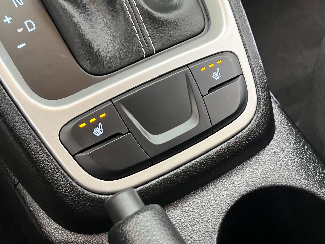 2022 Hyundai Venue Essential+ApplePlay+Camera+HeatedSeats+CleanCarfax Photo102