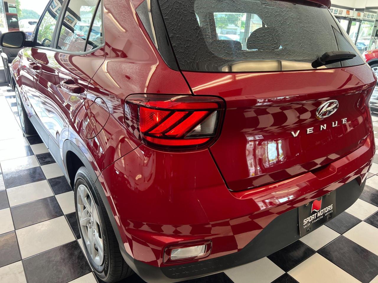 2022 Hyundai Venue Essential+ApplePlay+Camera+HeatedSeats+CleanCarfax - Photo #40