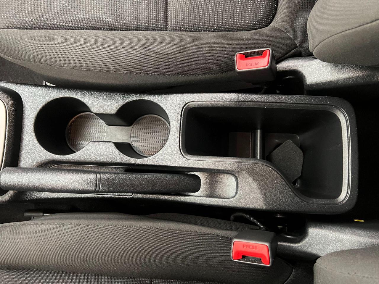 2022 Hyundai Venue Essential+ApplePlay+Camera+HeatedSeats+CleanCarfax - Photo #44