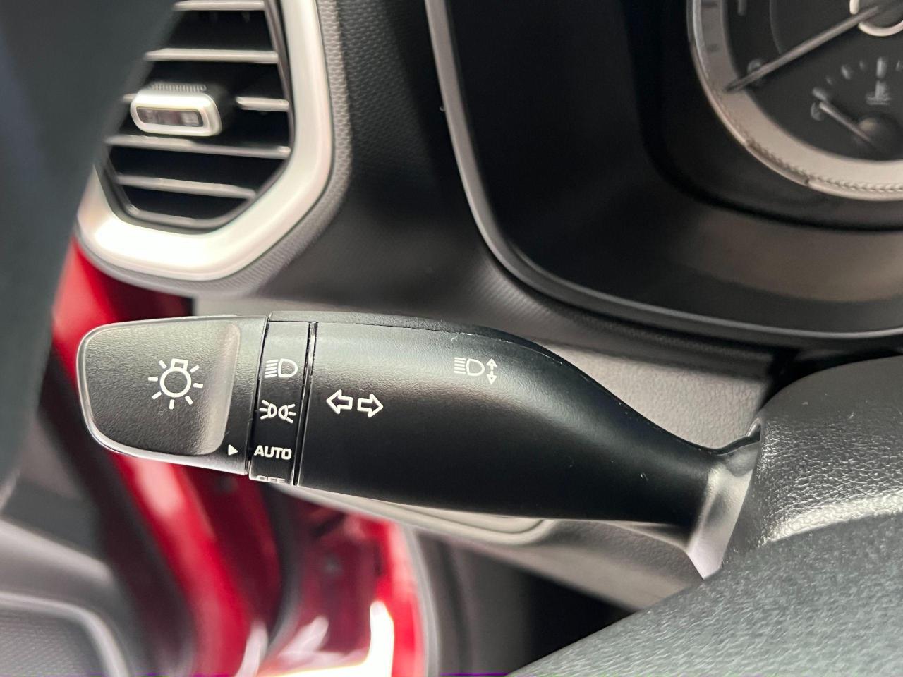 2022 Hyundai Venue Essential+ApplePlay+Camera+HeatedSeats+CleanCarfax - Photo #48