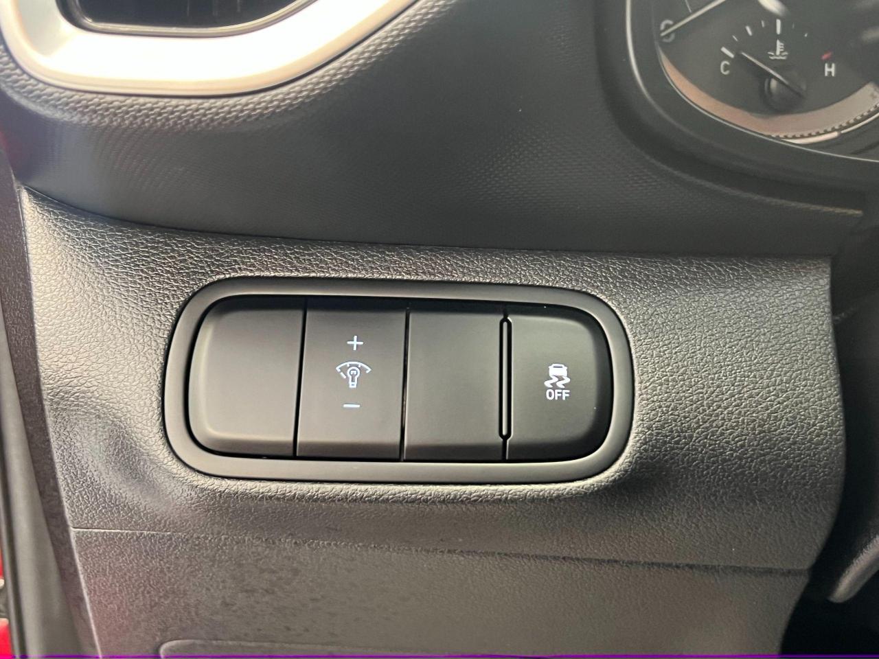 2022 Hyundai Venue Essential+ApplePlay+Camera+HeatedSeats+CleanCarfax Photo114