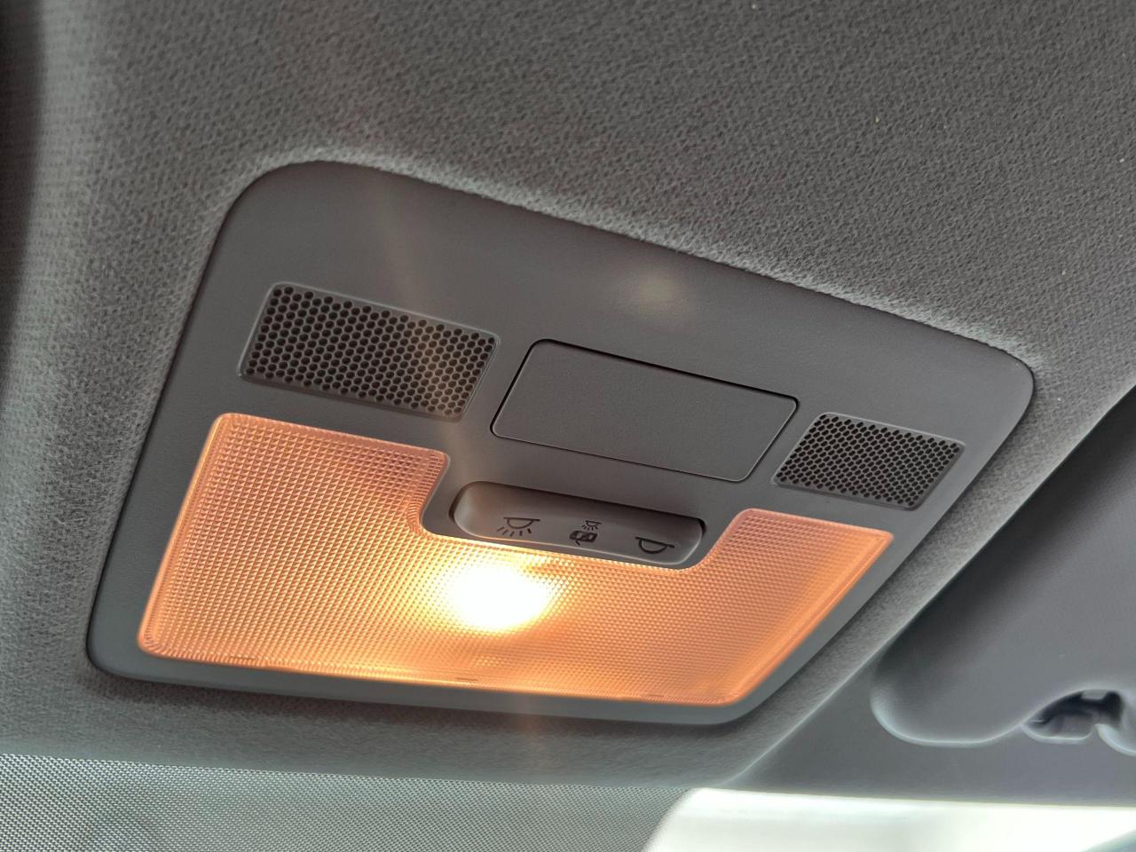 2022 Hyundai Venue Essential+ApplePlay+Camera+HeatedSeats+CleanCarfax - Photo #52