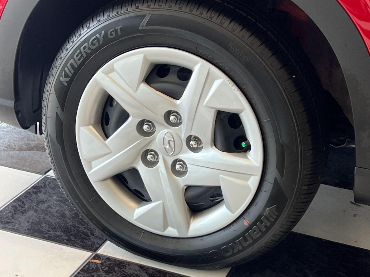 2022 Hyundai Venue Essential+ApplePlay+Camera+HeatedSeats+CleanCarfax Photo118