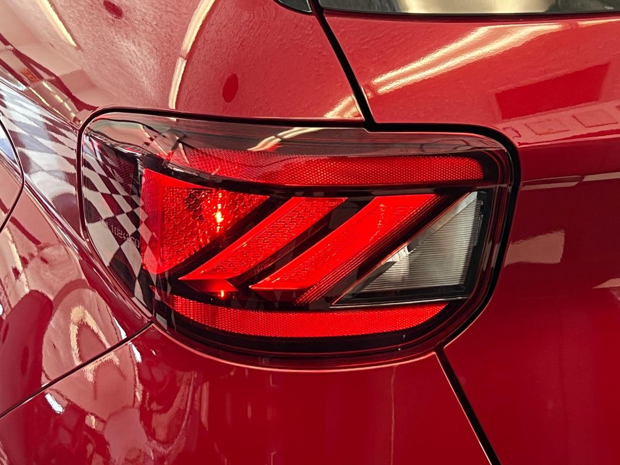 2022 Hyundai Venue Essential+ApplePlay+Camera+HeatedSeats+CleanCarfax - Photo #62