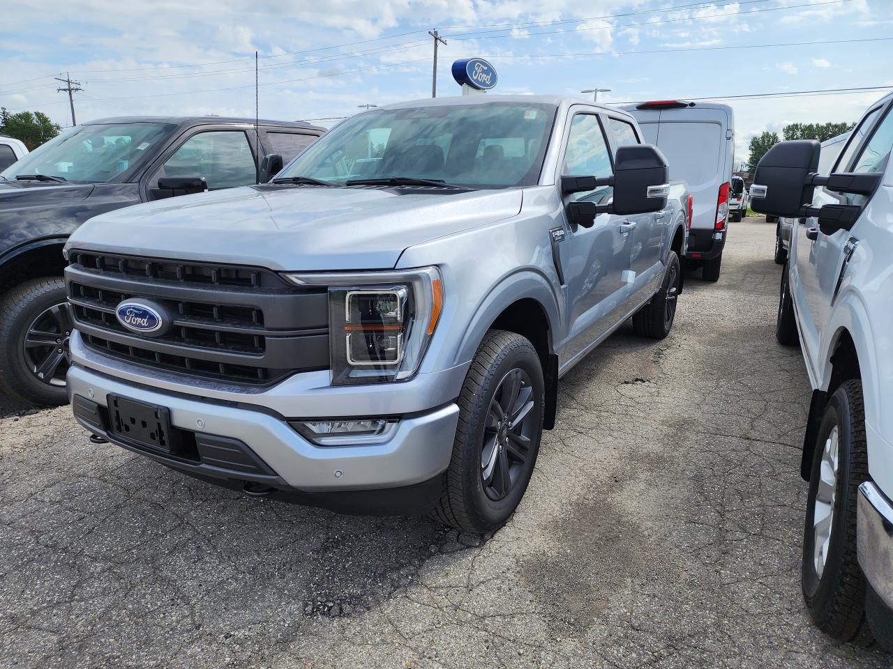 2023 Ford F-150 Lariat Photo0