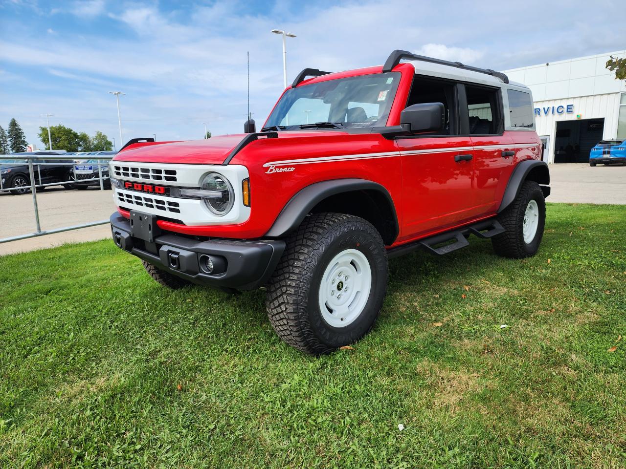 2023 Ford Bronco HERITAGE EDITION Photo0