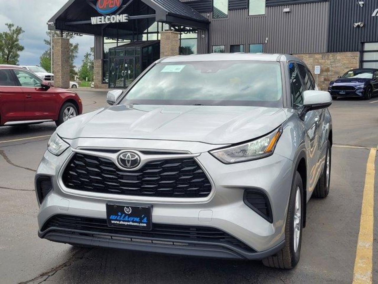 Used 2020 Toyota Highlander LE AWD, Adaptive Cruise, Heated Seats, Power Seat, Blind Spot Alert, Bluetooth, Rear Camera & More! for sale in Guelph, ON
