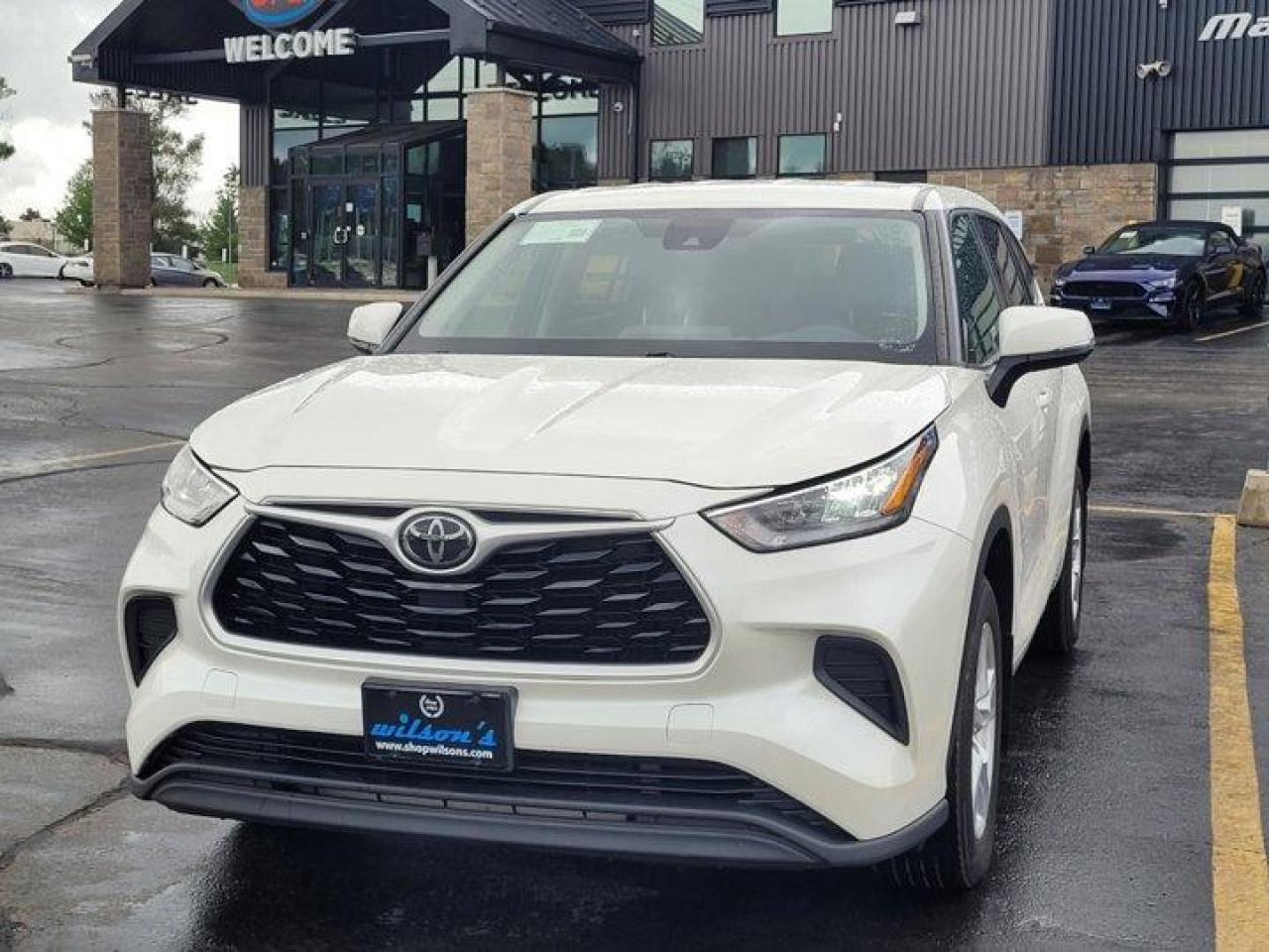 Used 2020 Toyota Highlander LE AWD, Blind Spot Alert, Adaptive Cruise, Heated Seats, Power Seat, Bluetooth, Rear Camera & More! for sale in Guelph, ON