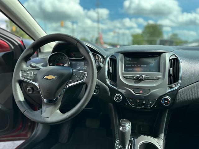 2018 Chevrolet Cruze LT Photo15