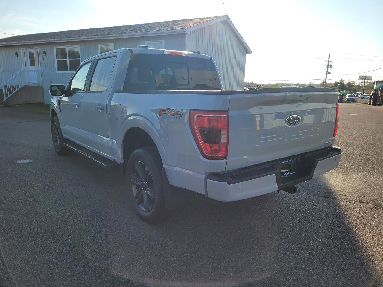 2023 Ford F-150 XLT 4WD SUPERCREW 5.5' BOX Photo5