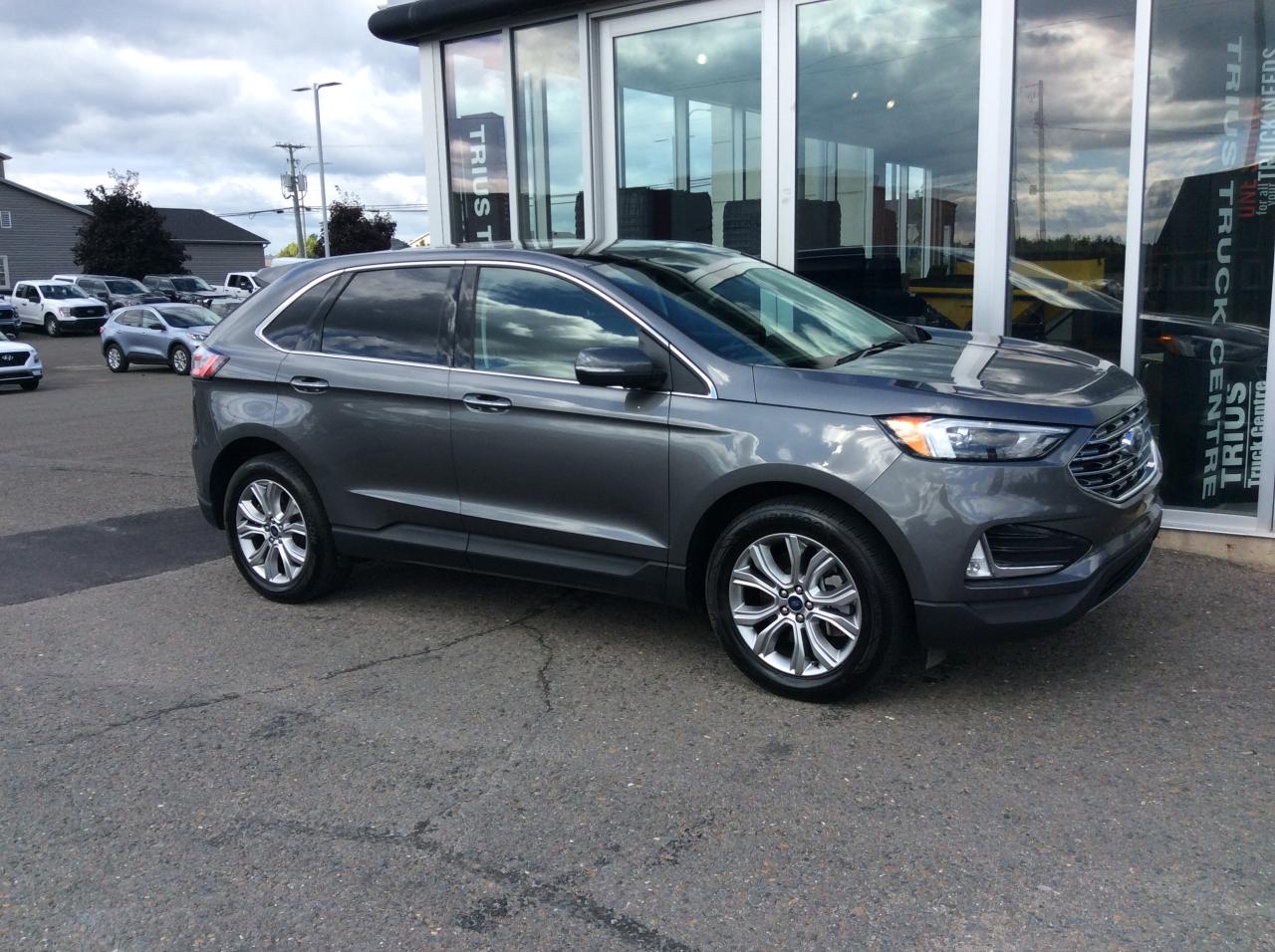2022 Ford Edge Titanium