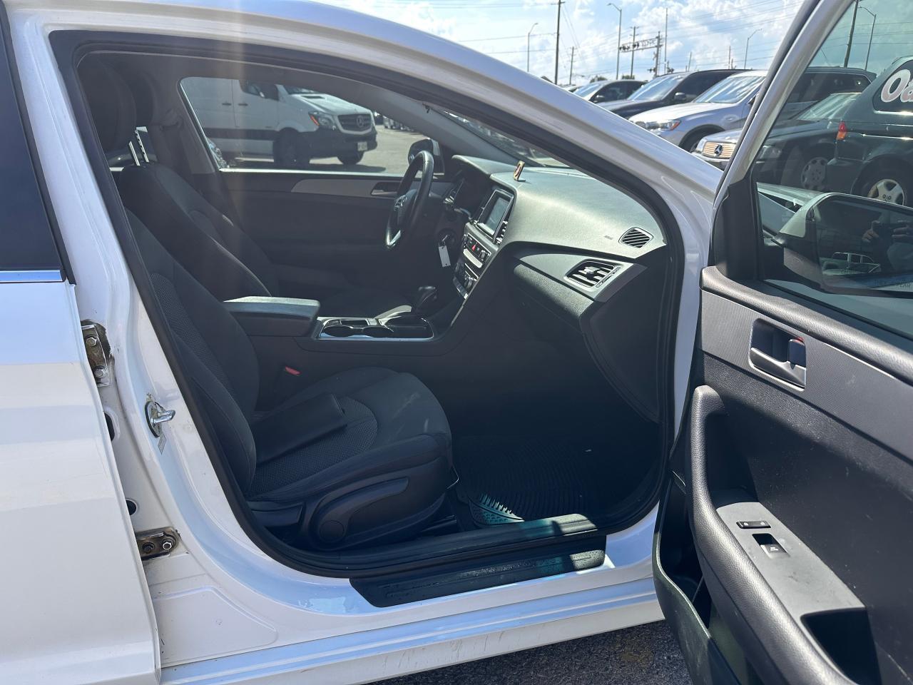 2019 Hyundai Sonata 2.4L Essential Photo