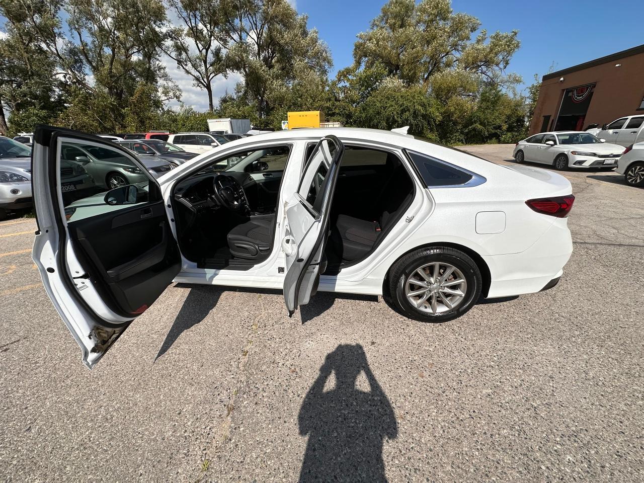 2019 Hyundai Sonata 2.4L Essential Photo