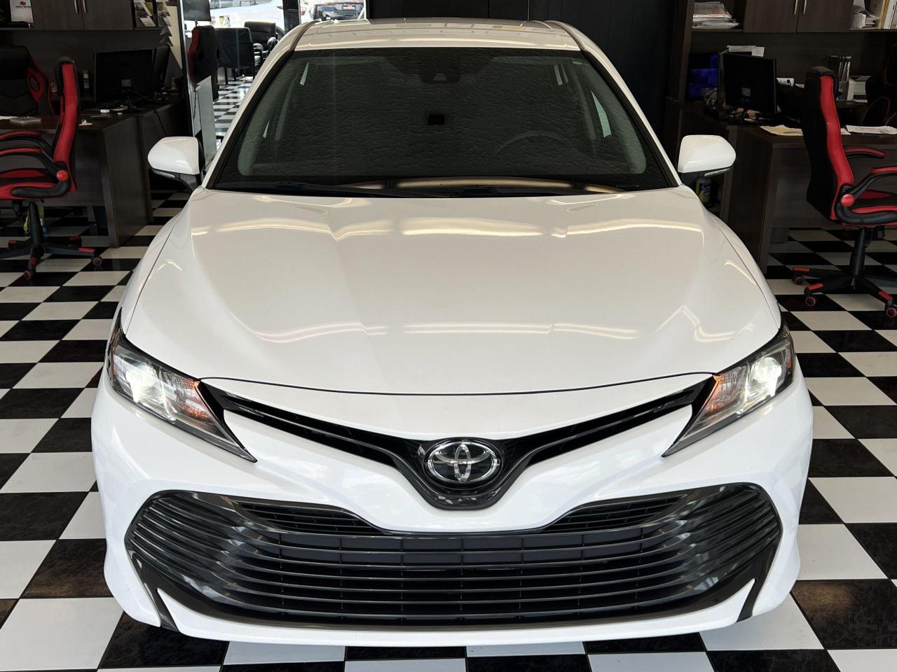 2019 Toyota Camry LE+New Brakes+Camera+ApplePlay+CLEAN CARFAX - Photo #6