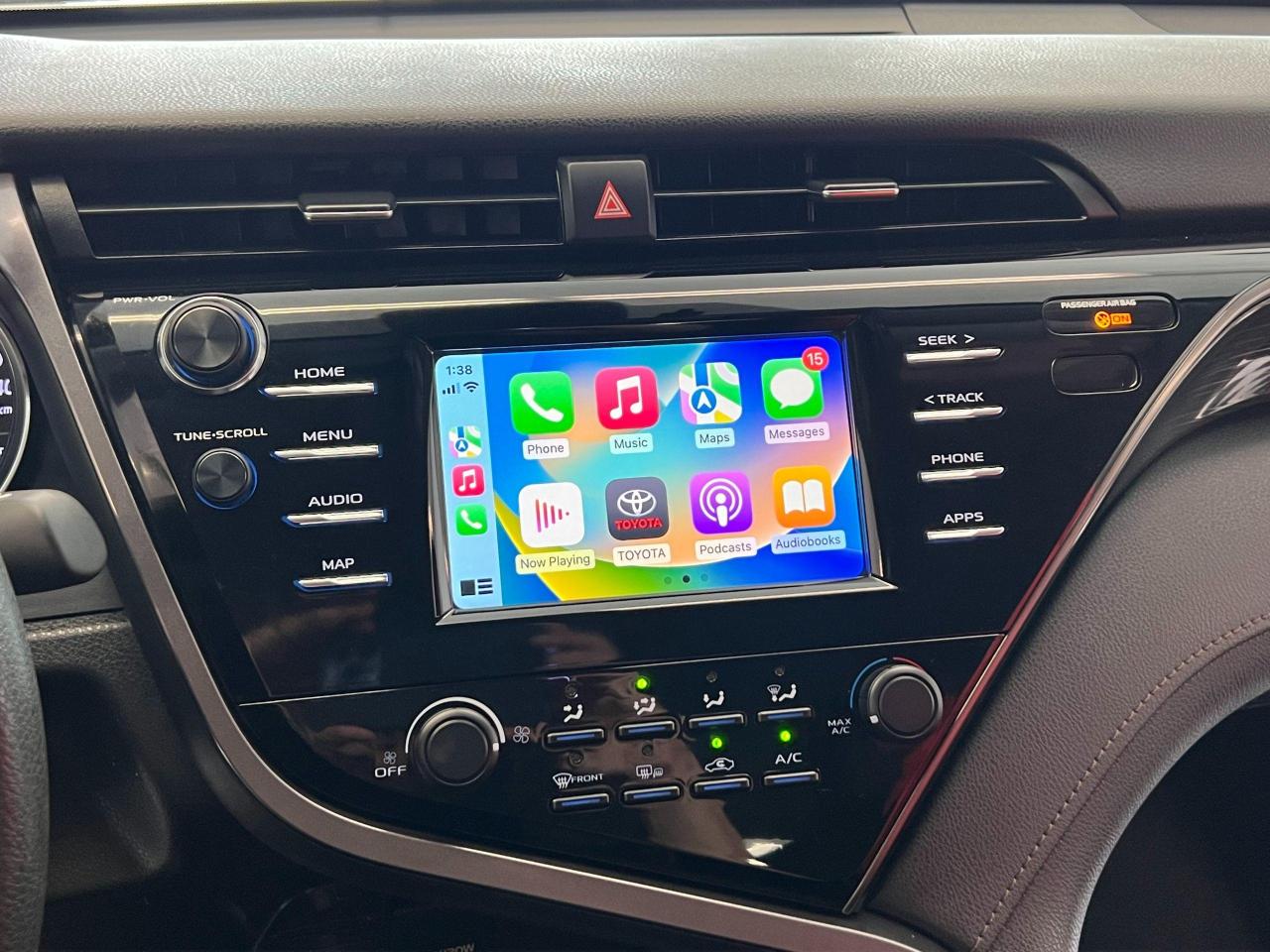 2019 Toyota Camry LE+New Brakes+Camera+ApplePlay+CLEAN CARFAX - Photo #10
