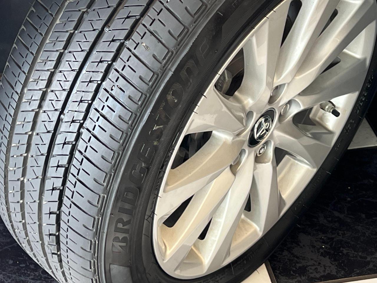 2019 Toyota Camry LE+New Brakes+Camera+ApplePlay+CLEAN CARFAX - Photo #12