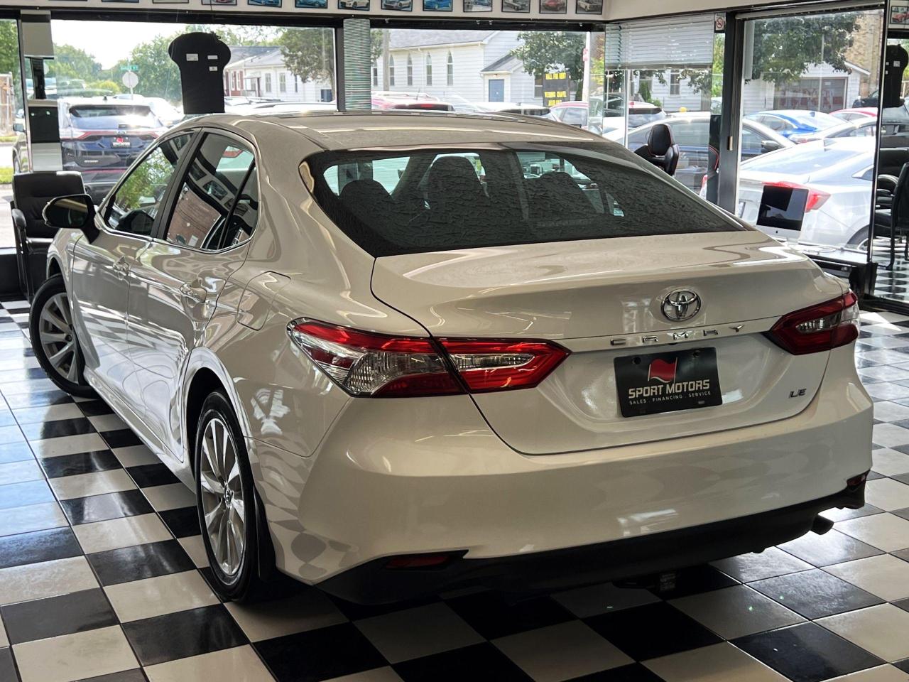 2019 Toyota Camry LE+New Brakes+Camera+ApplePlay+CLEAN CARFAX - Photo #14