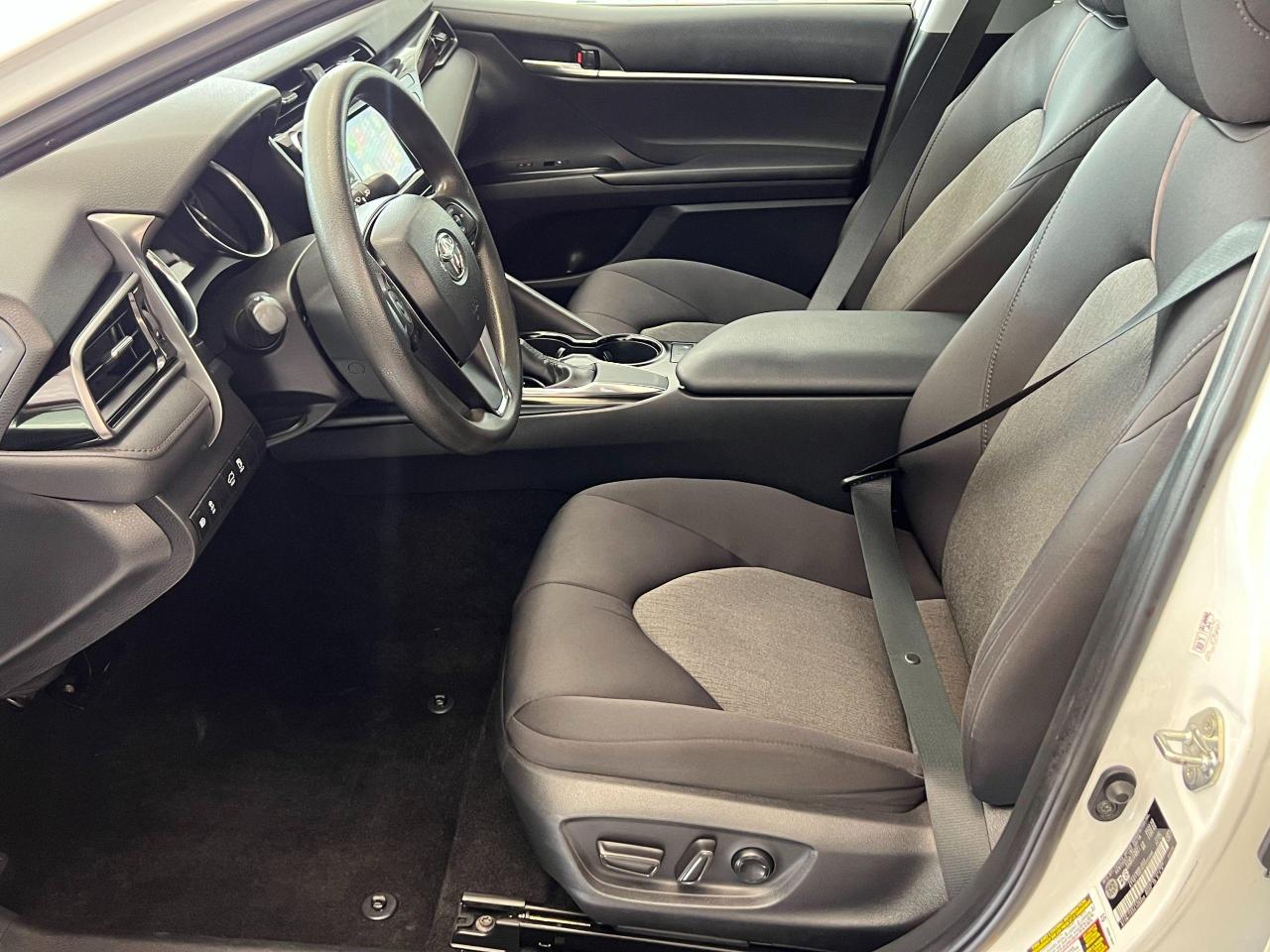2019 Toyota Camry LE+New Brakes+Camera+ApplePlay+CLEAN CARFAX - Photo #19