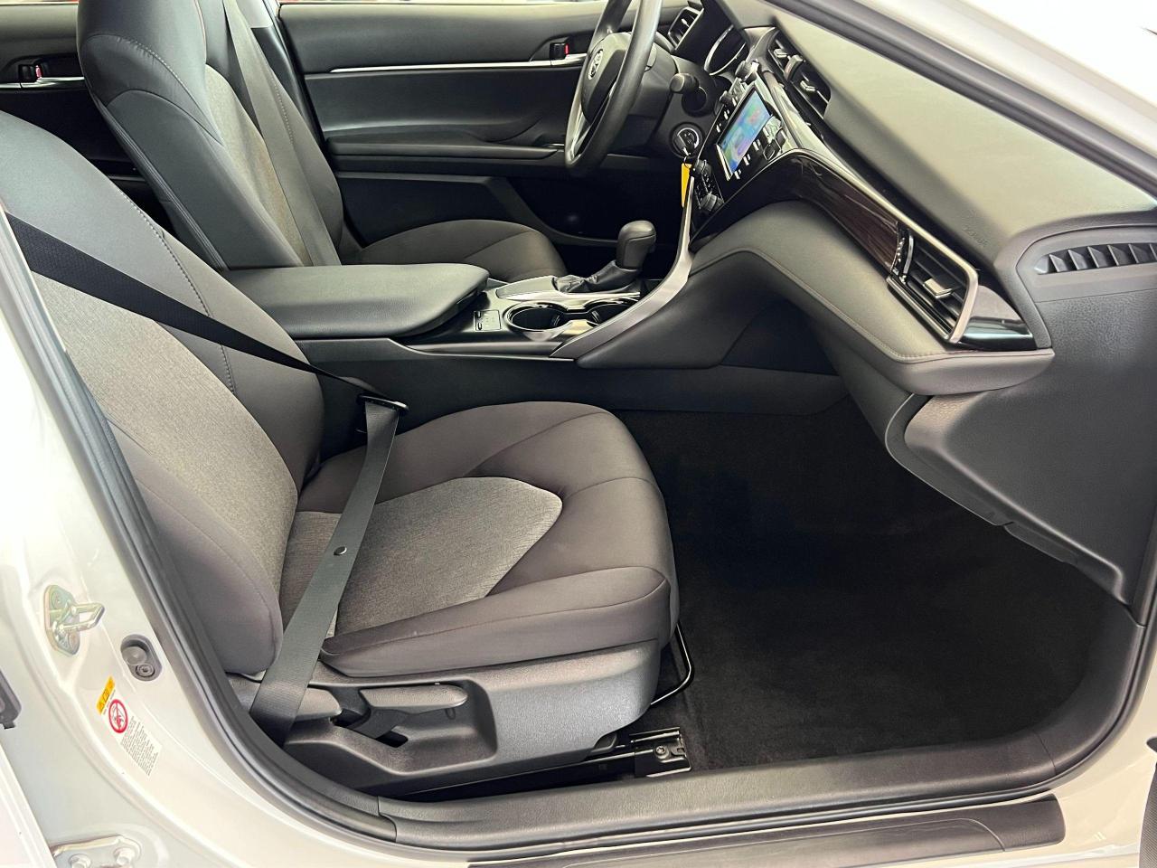 2019 Toyota Camry LE+New Brakes+Camera+ApplePlay+CLEAN CARFAX - Photo #22