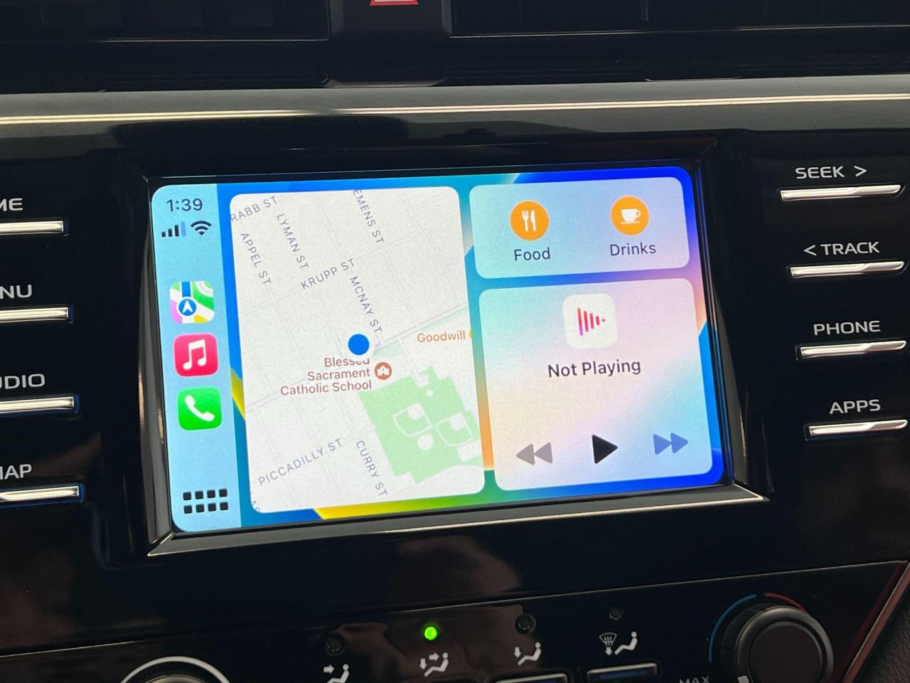 2019 Toyota Camry LE+New Brakes+Camera+ApplePlay+CLEAN CARFAX - Photo #30