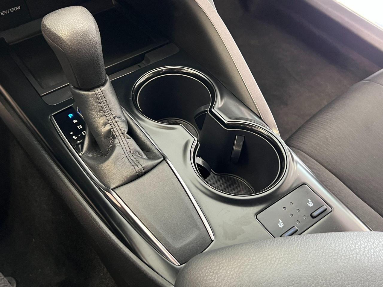2019 Toyota Camry LE+New Brakes+Camera+ApplePlay+CLEAN CARFAX - Photo #39