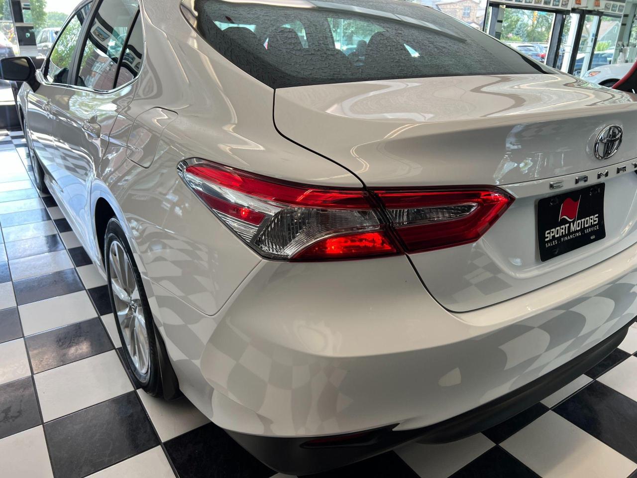 2019 Toyota Camry LE+New Brakes+Camera+ApplePlay+CLEAN CARFAX - Photo #43