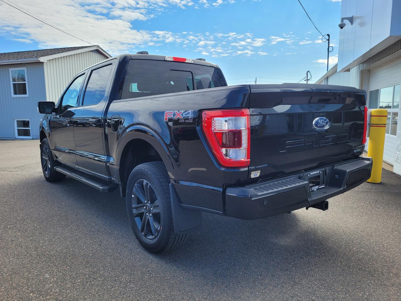 2023 Ford F-150 LARIAT 4WD SUPERCREW 5.5' BOX Photo5