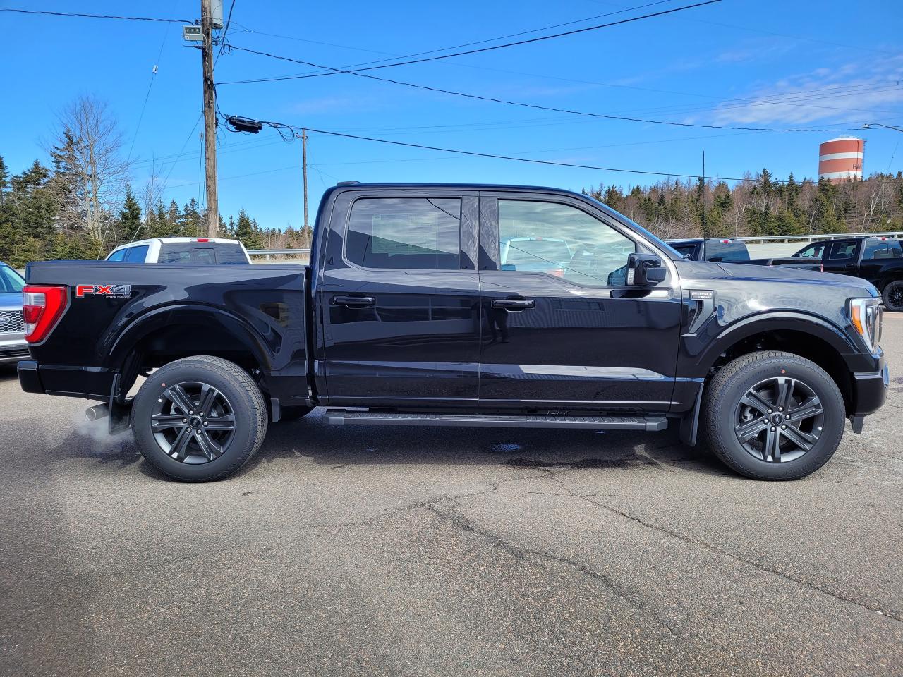 2023 Ford F-150 LARIAT 4WD SUPERCREW 5.5' BOX Photo5