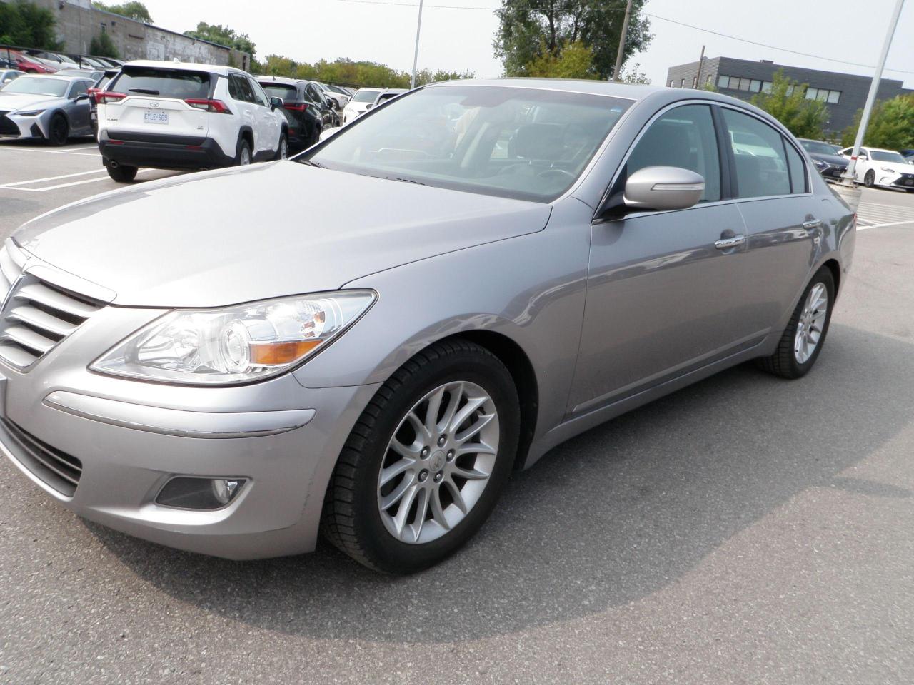 2011 Hyundai Genesis 4dr Sdn V6 - Photo #4