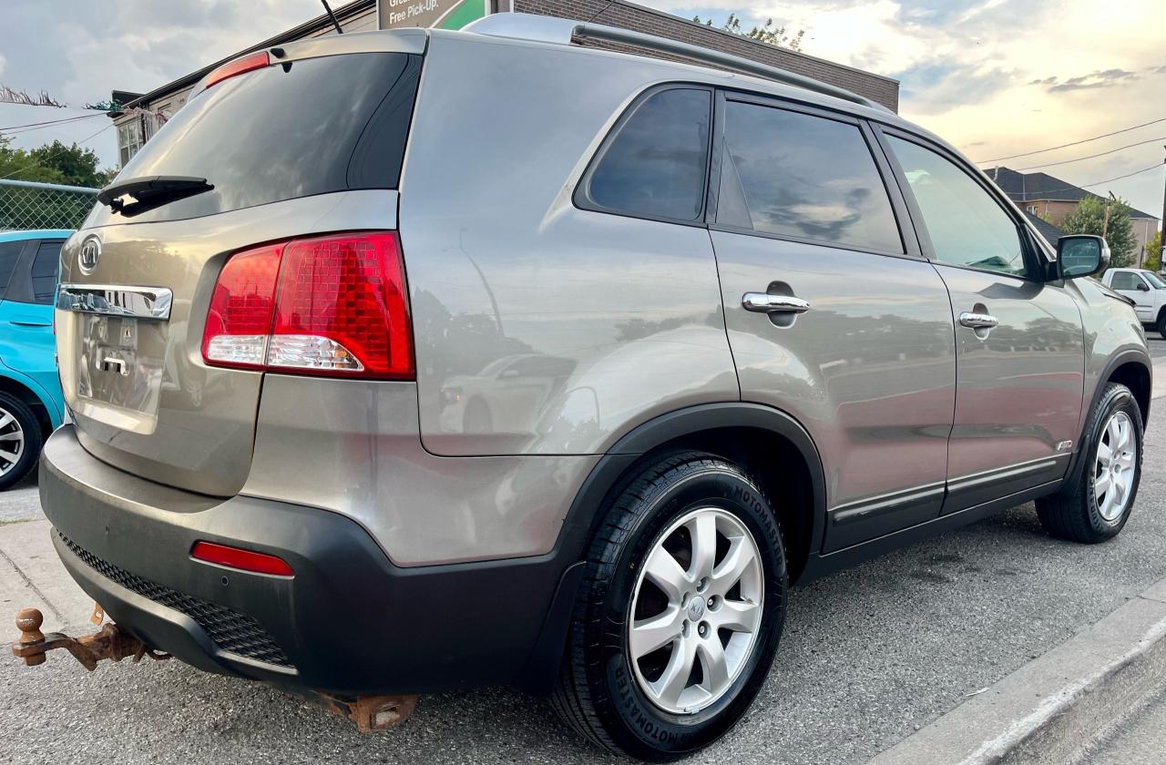 2012 Kia Sorento Alloy wheels ,Bluetooth ,heated Seats Photo4