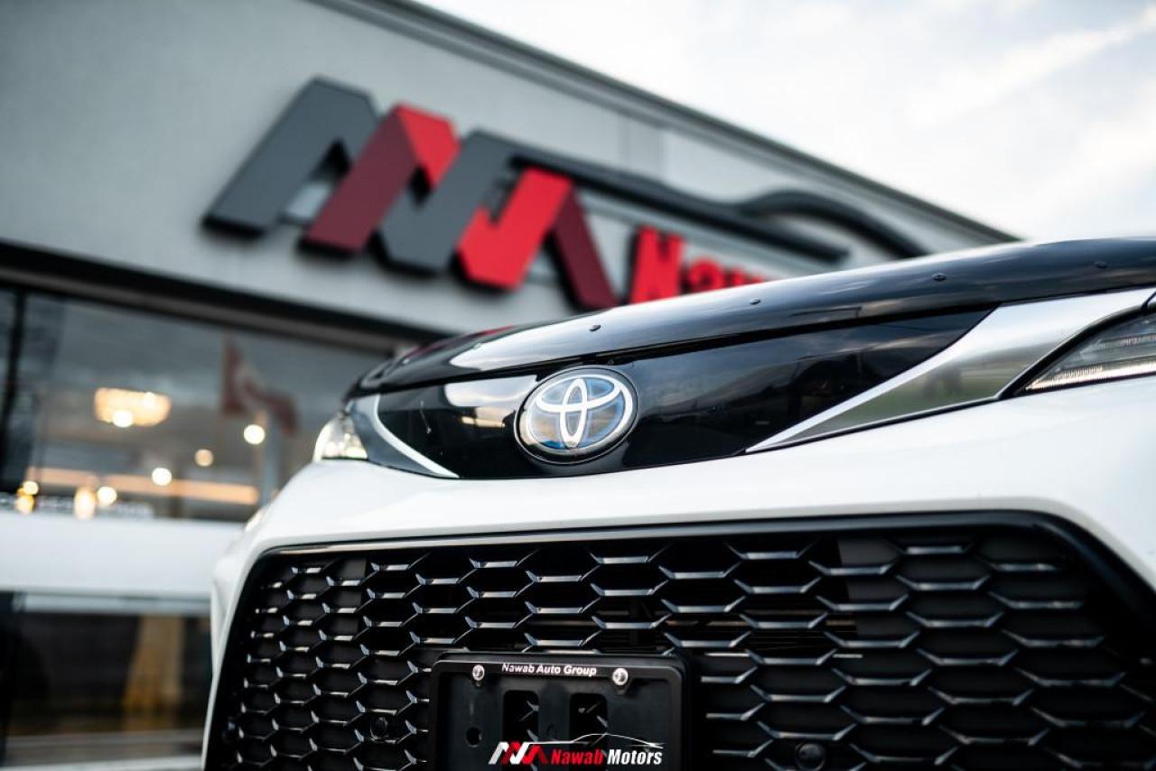 2022 Toyota Sienna XSE|HYBRID|TWO-TONE LEATHER INTERIOR|SUNROOF|ALLOYS|CARPLAY| Photo2