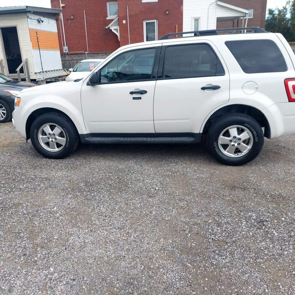 2011 Ford Escape FWD 4DR V6 AUTO XLT