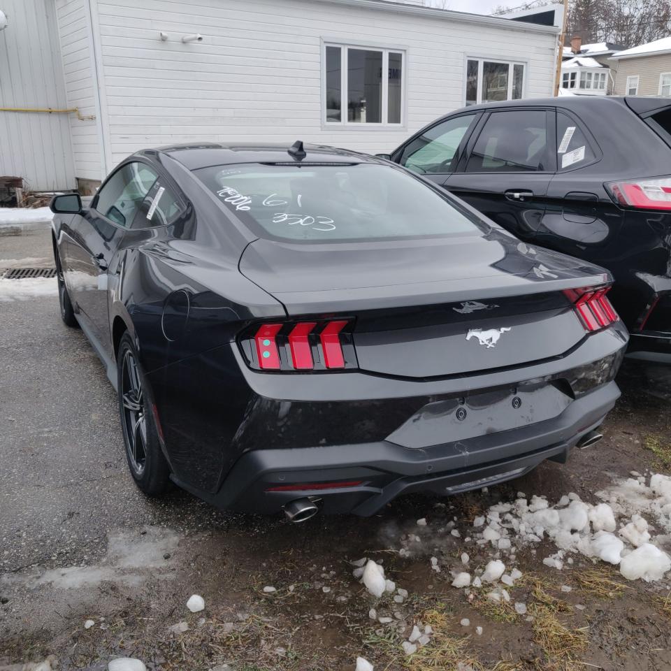 2024 Ford Mustang EcoBoost Fastback Photo5