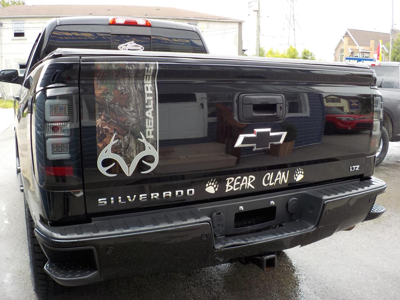 2017 Chevrolet Silverado 1500 LTZ Photo3