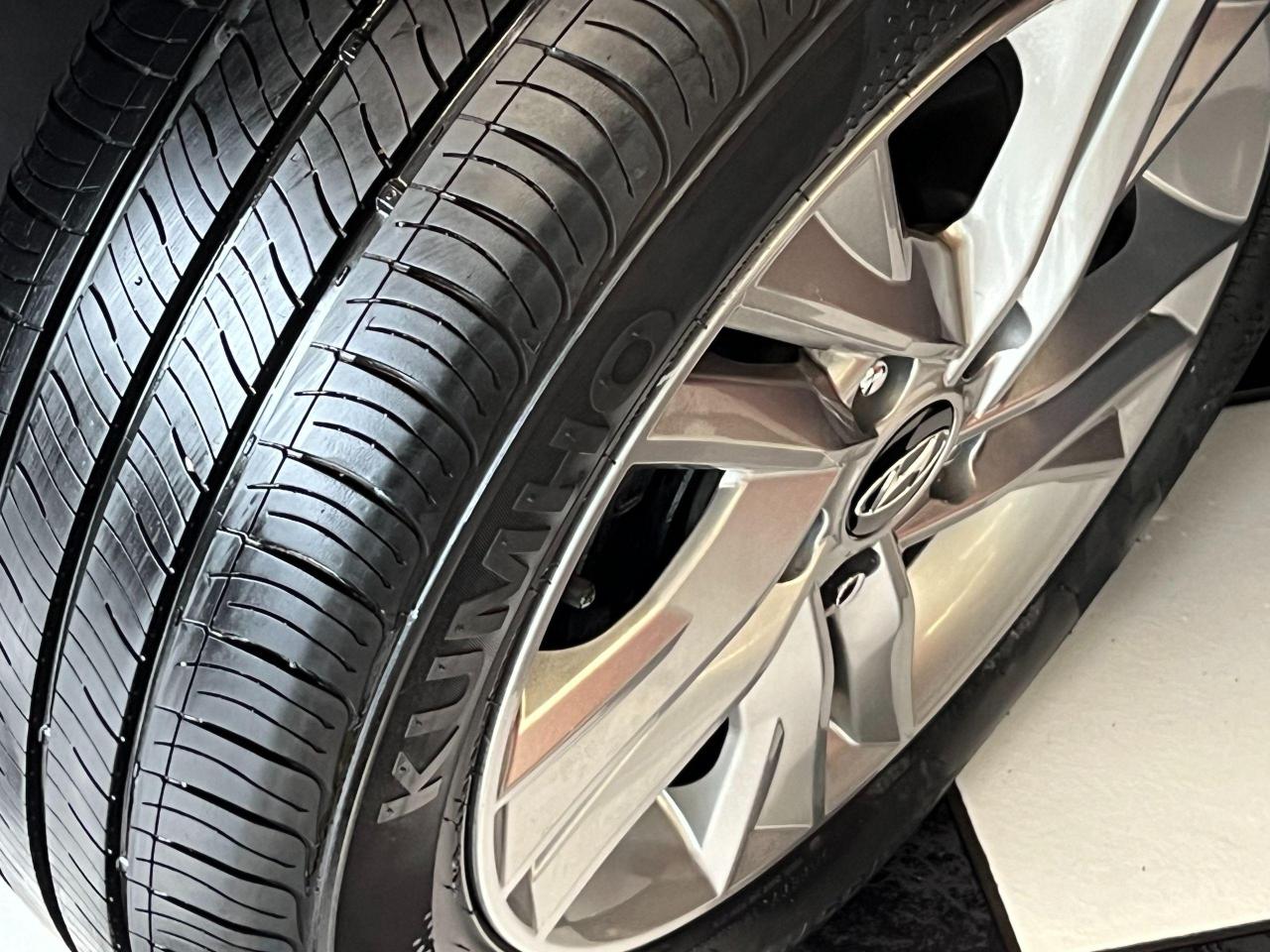 2019 Hyundai Elantra Preferred W/Sun & Safety+Lane Keep+CLEAN CARFAX - Photo #10