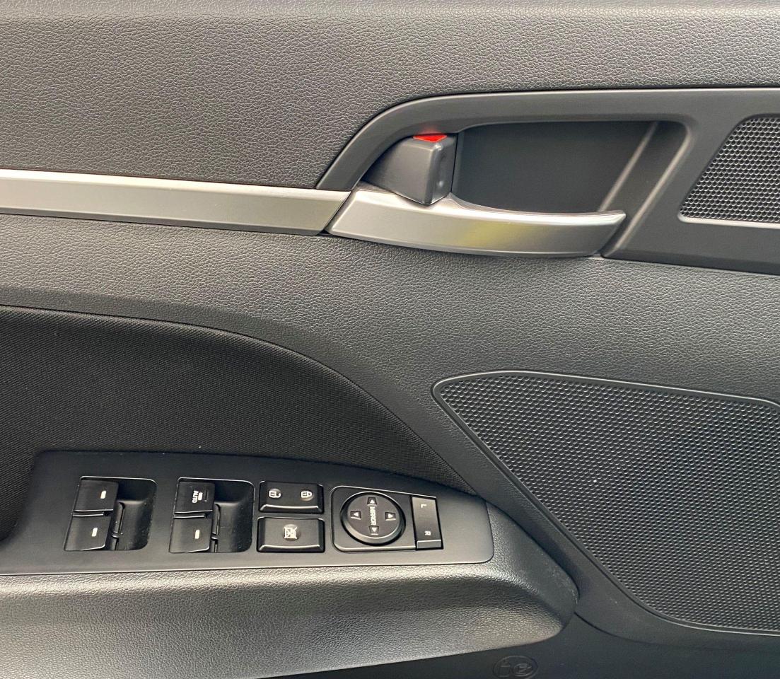 2019 Hyundai Elantra Preferred W/Sun & Safety+Lane Keep+CLEAN CARFAX - Photo #39